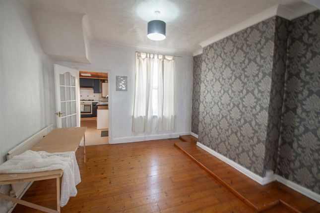 68, Queen Street, Barry photo 4