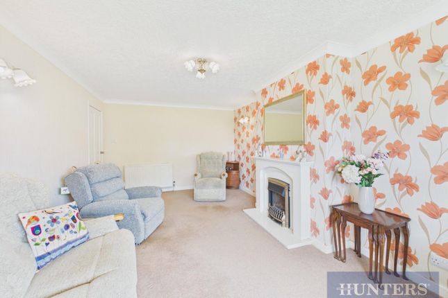 17, Lodge Close, Scarborough photo 3
