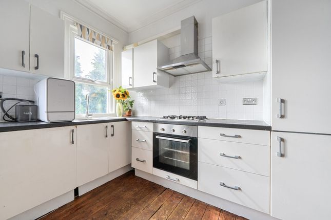 127 Victoria Road, Barnet photo 3