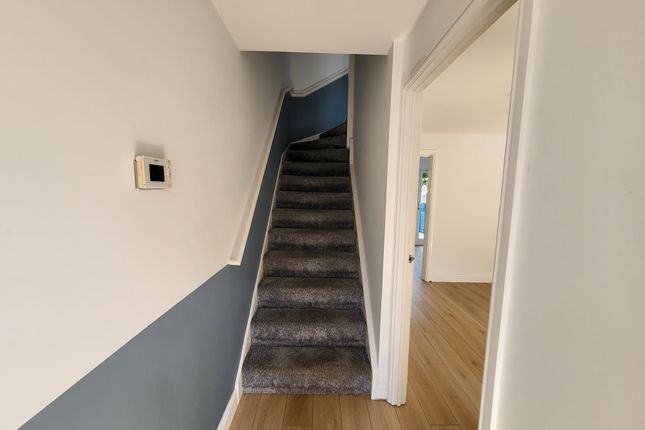 37 Aidans Close, Doncaster photo 2
