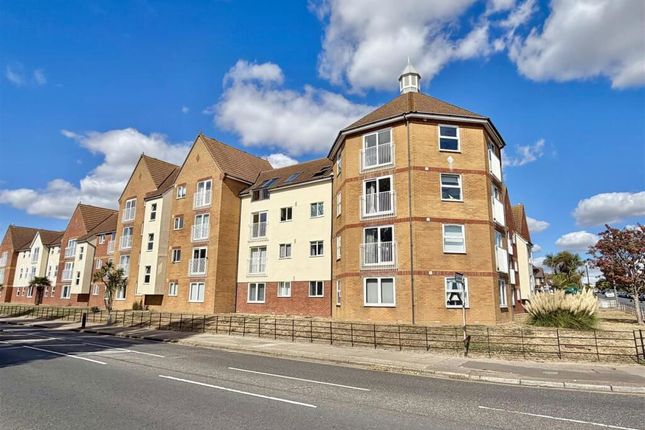1-bed flat on Flat 34 Marina Point, West Road, Clacton-on-Sea, £90,000