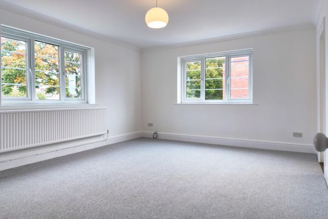Flat 4, 86, Stanwell Road, Penarth photo 4
