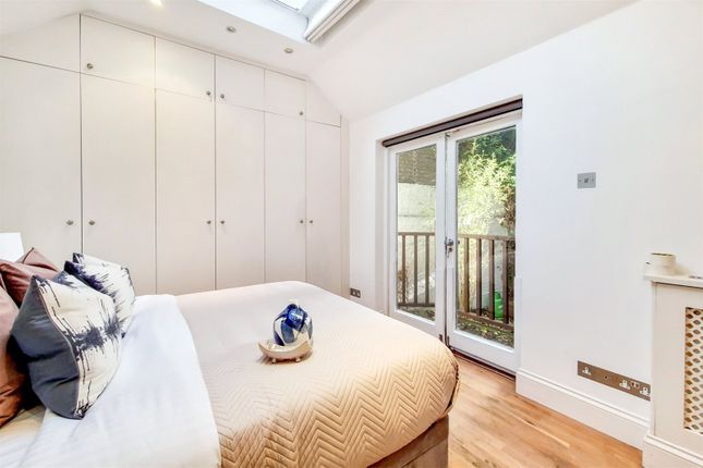 Flat 2, 2, Windmill Hill, London photo 3