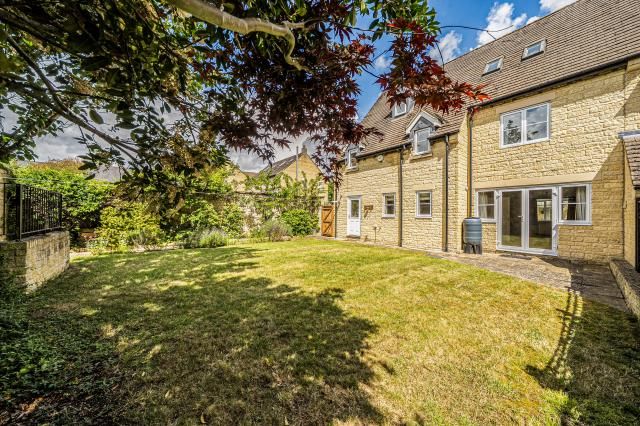 7, Willow Drive, Carterton photo 4