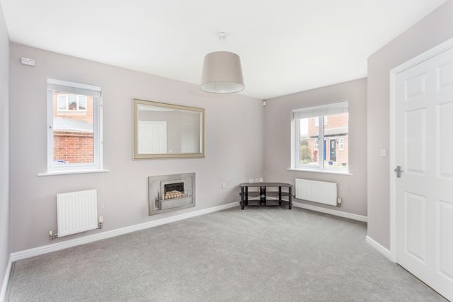 Thumbnail Semi-detached house to rent in Marlowe Road, Stratford-Upon-Avon