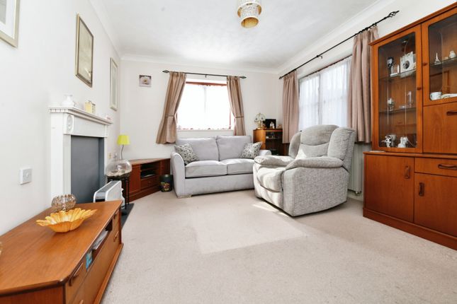 Thumbnail Flat for sale in Baddow Road, Chelmsford, Essex
