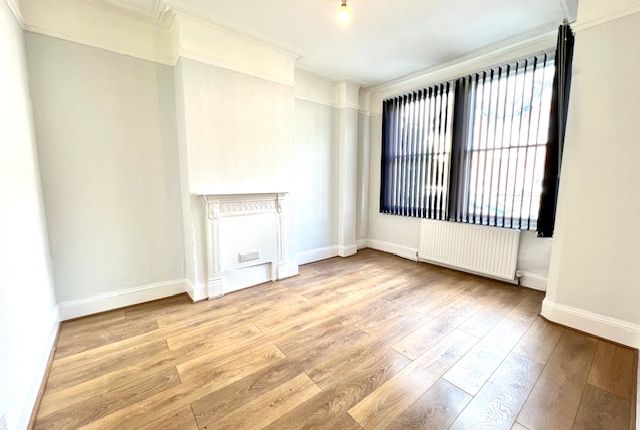 Terraced house to rent in Dowsett Road, London