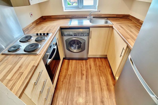 24, Poppleton Close, Coventry photo 4
