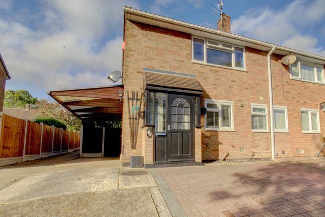 End terrace house for sale in Danbury Down, Basildon