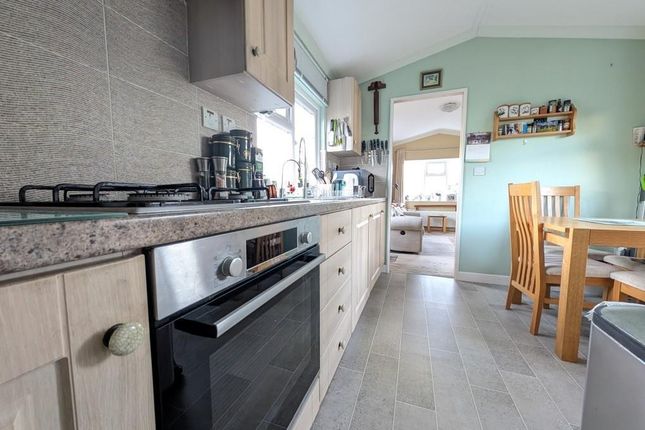 64 Rickwood Park, Horsham Road, Dorking photo 4