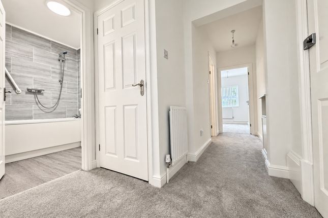 Flat Flat 1, 30, Arthurs Hill, Shanklin photo 3