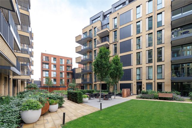 Flat for sale in Walbrook Apartments, Central Avenue