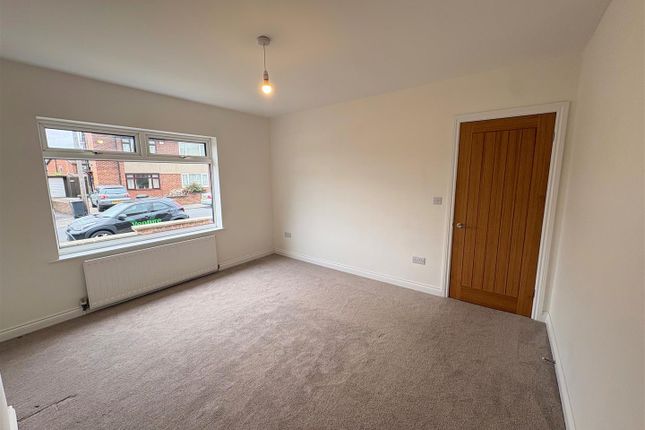 16, Cornwall Avenue, Darlington photo 4