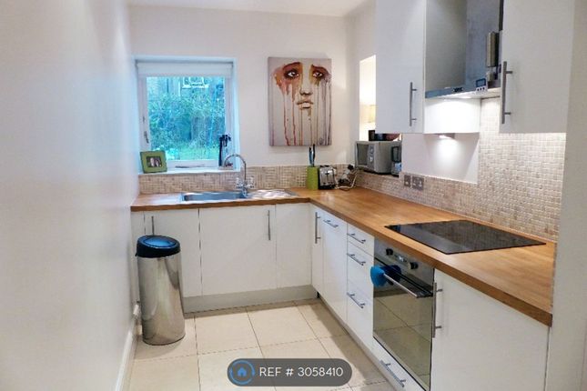 A Grosvenor Avenue, Newington Green, London photo 2