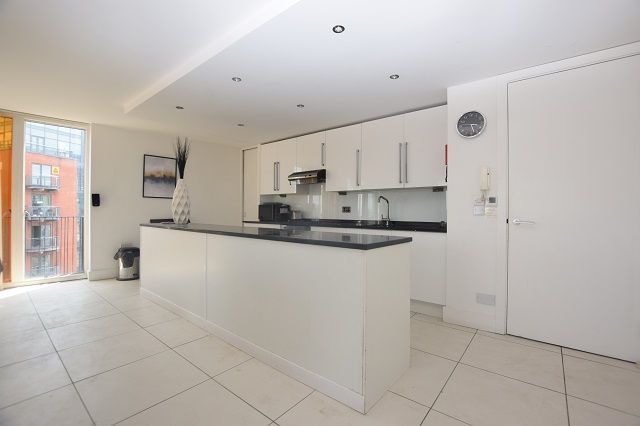 Apt 16, Sheffield photo 2