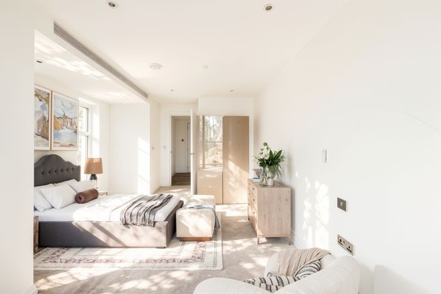 Apartment 25, 1, Riverlight Quay, London photo 3