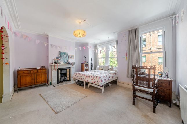 47, Comyn Road, London photo 4