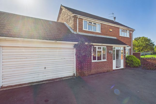 2 Medina Close, Derby photo 3