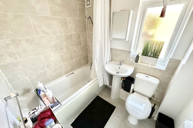 4, Summerfield Drive, Lincolnshire photo 5