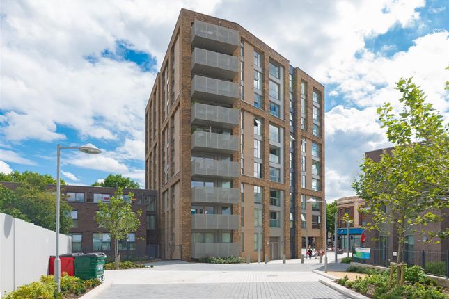 Flat 14, 4, Stockwell Park Walk, London photo 3