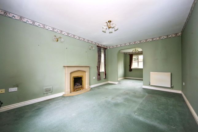 4 Crowther Drive, Wigan photo 3