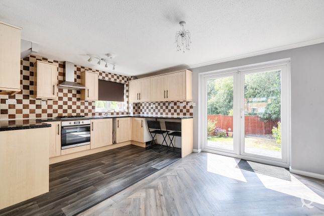48, Springvale, Sittingbourne photo 2