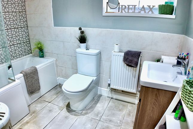 119 Bryn Gaer Terrace, Abertillery photo 4