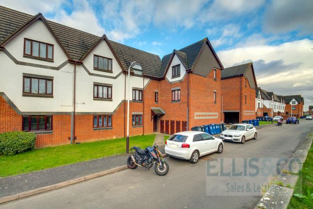 Flat for sale in Allington Close, Greenford