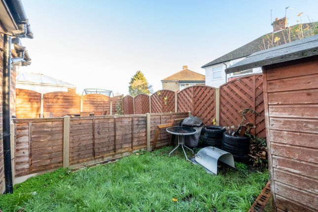 Whitebridge Close, Hounslow photo 4