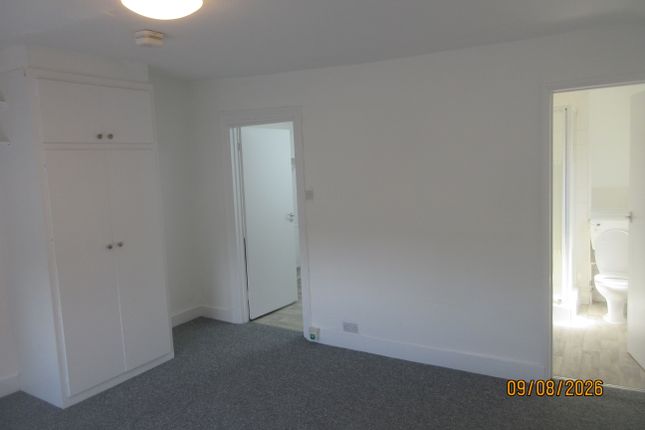 69, Fairlop Rd, Leytonstone photo 5