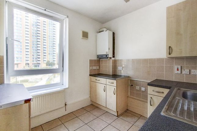 Flat 49, Brimsdown House, London photo 3