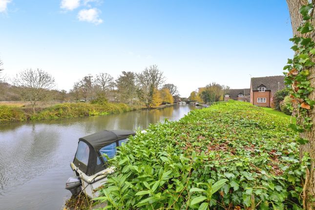 66, River Meads, WARE photo 2