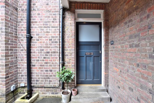 Maisonette for sale in Myddelton Gardens, London