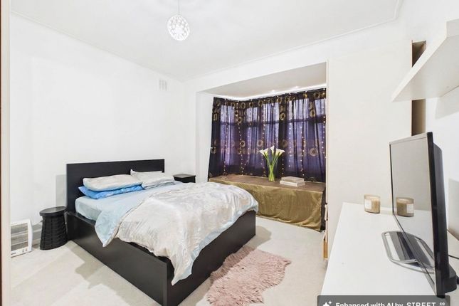 5 Kenton Court Kenton Road, Harrow photo 3