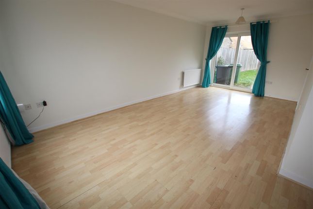 12, Ashwood Close, Reading photo 4