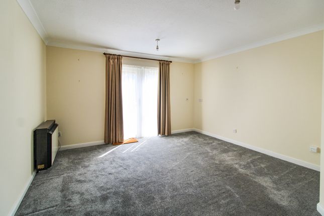 9, Farley Court, Farnborough photo 2