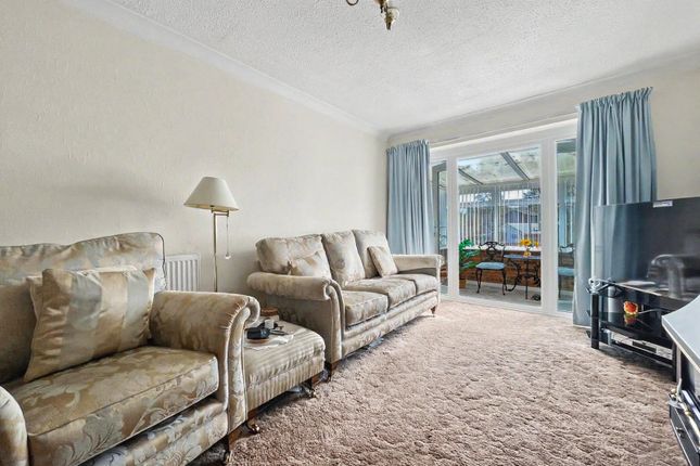 8, Lineacre Close, Kent photo 3