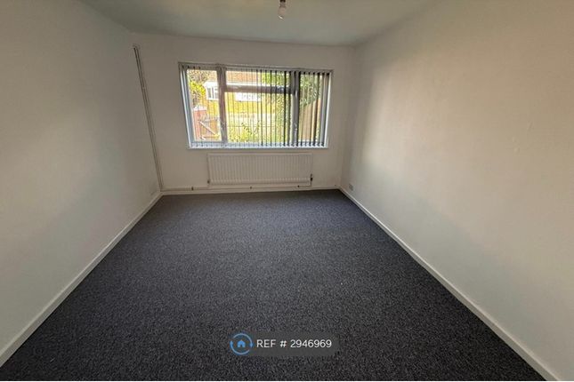 Burford, Brookside, Telford photo 5