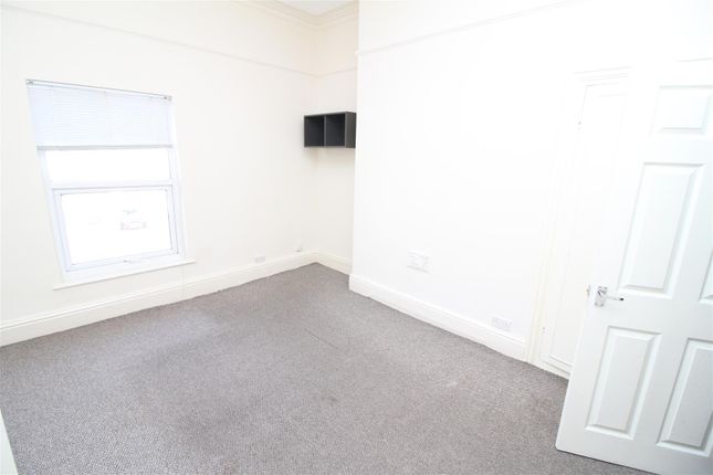 Flat to rent in Ashton Old Road, Openshaw, Manchester
