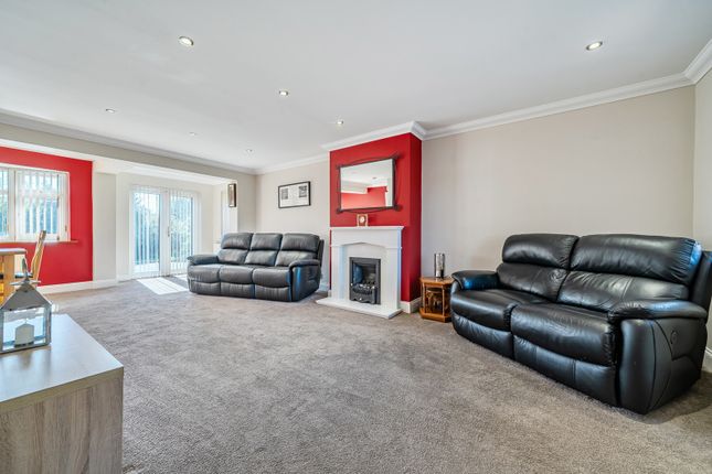 6, Grovebury Close, Erith photo 3