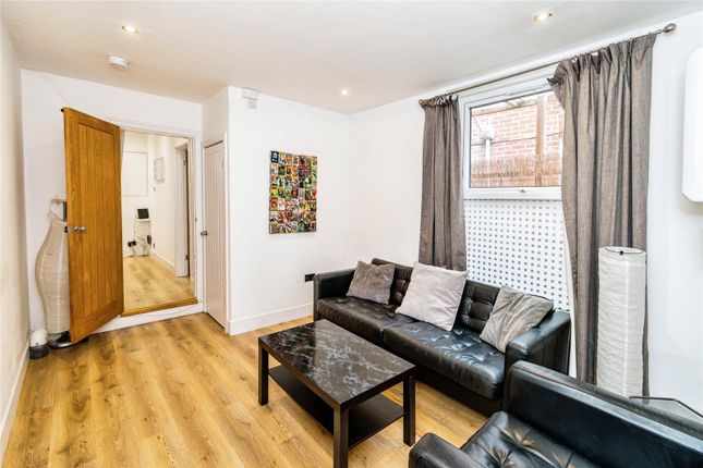8, Highcliff Avenue, Southampton photo 4