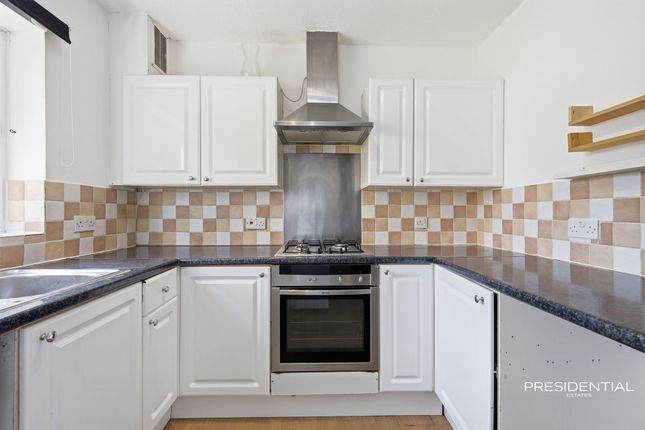59 Kingsley Road, Loughton photo 3