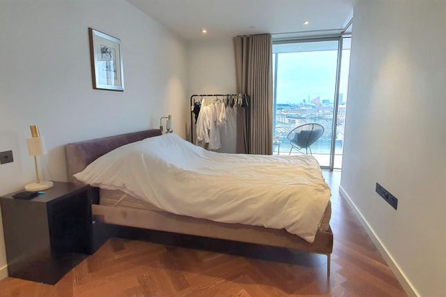Flat for sale in Circus Road West, London