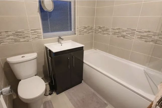 1, Spencer Avenue, Manchester photo 3