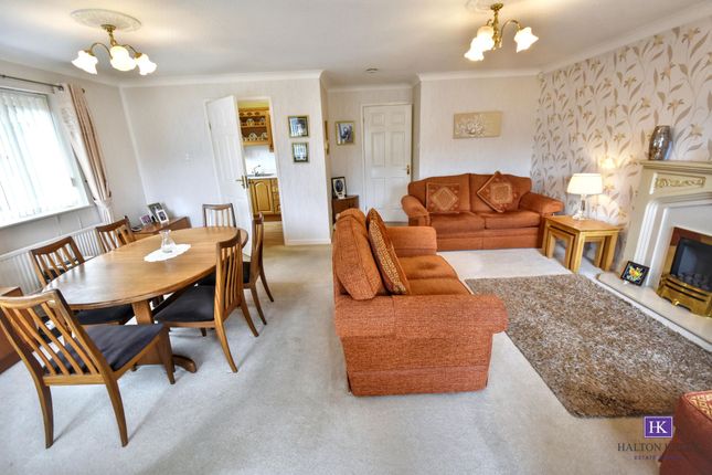 2 Ledyard Close, Warrington photo 4