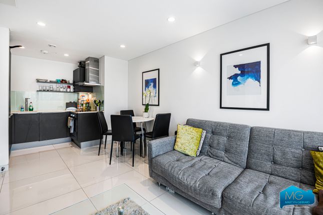 Flat to rent in Princes Park Apartments South, 52 Prince Of Wales Road, London