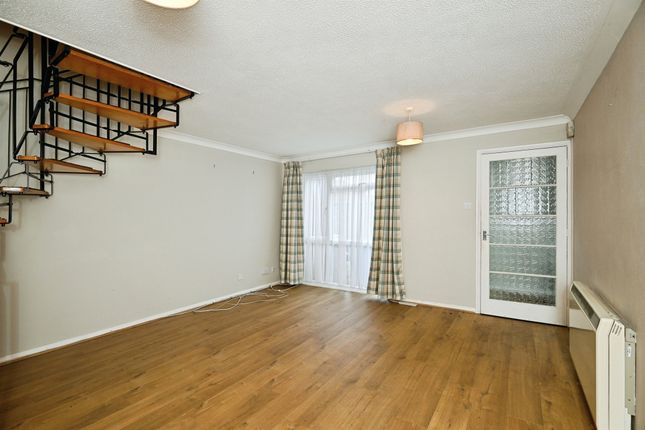 26, Farm Crescent, Sittingbourne photo 4