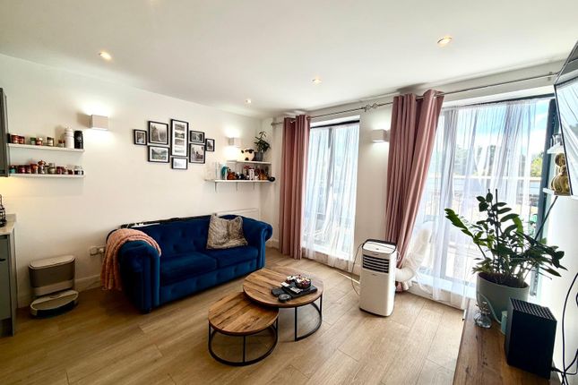 39 , Opus Court, Bay Tree Avenue, Leatherhead photo 2