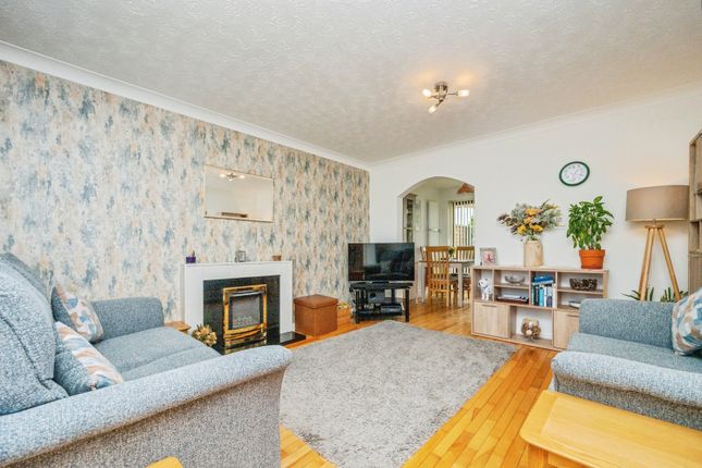 29, Whinchat Grove, Worcestershire photo 3