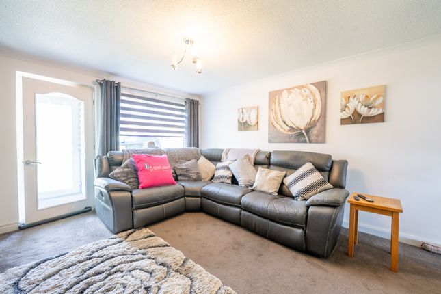 10 Mossdale Gardens, Hamilton photo 4